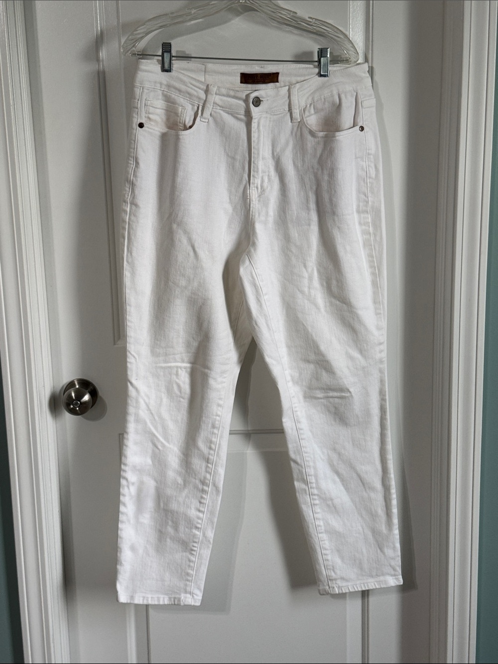 Judy Blue White High-Rise Jeans with Leather Label
